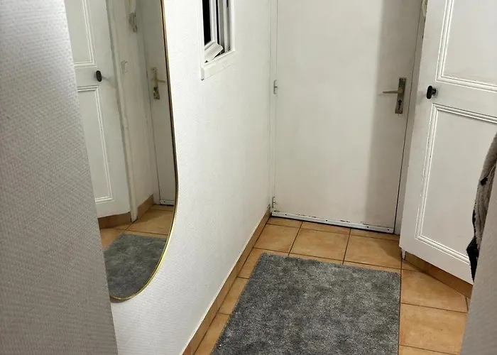 Apartment Grand T3-coeur De Fontainebleau-300 M Du Chateau *